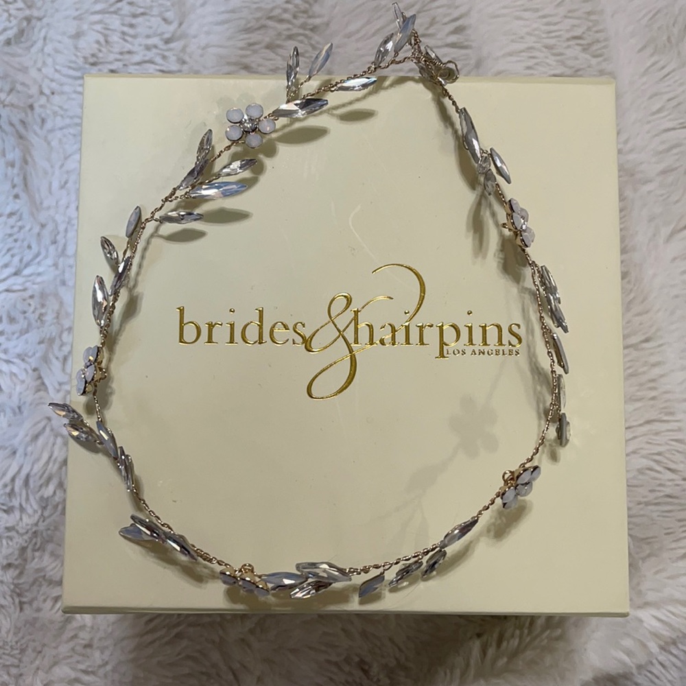 Jeweled wedding hairpiece